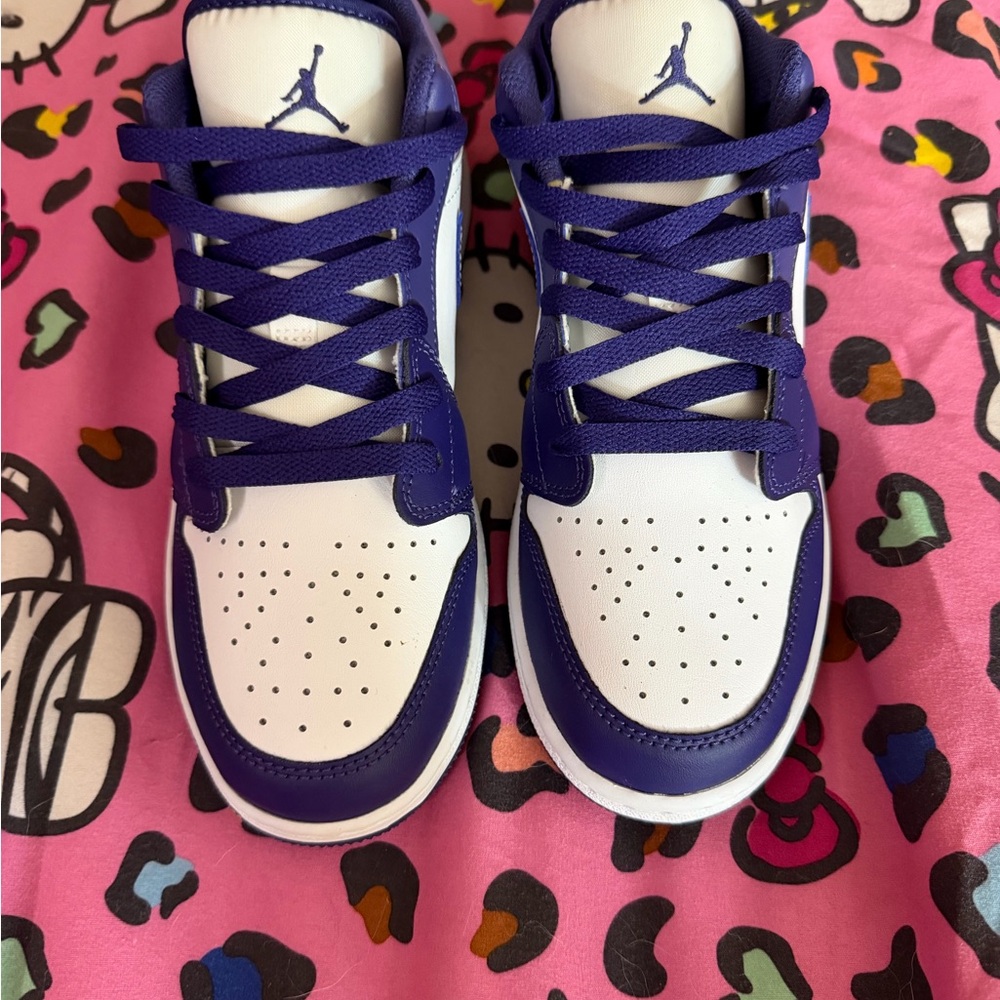 Jordan Sneakers in Purple and White